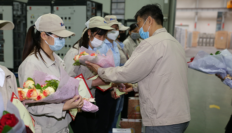 >男神登場，愿望實現(xiàn)！